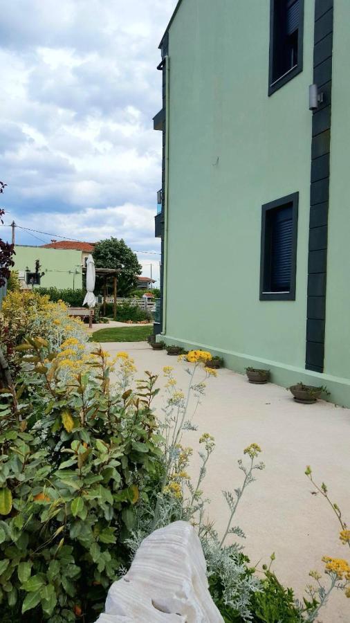 Paramithi Luxury Apartments นิกิติ ภายนอก รูปภาพ