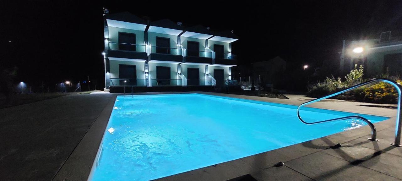 Paramithi Luxury Apartments นิกิติ ภายนอก รูปภาพ