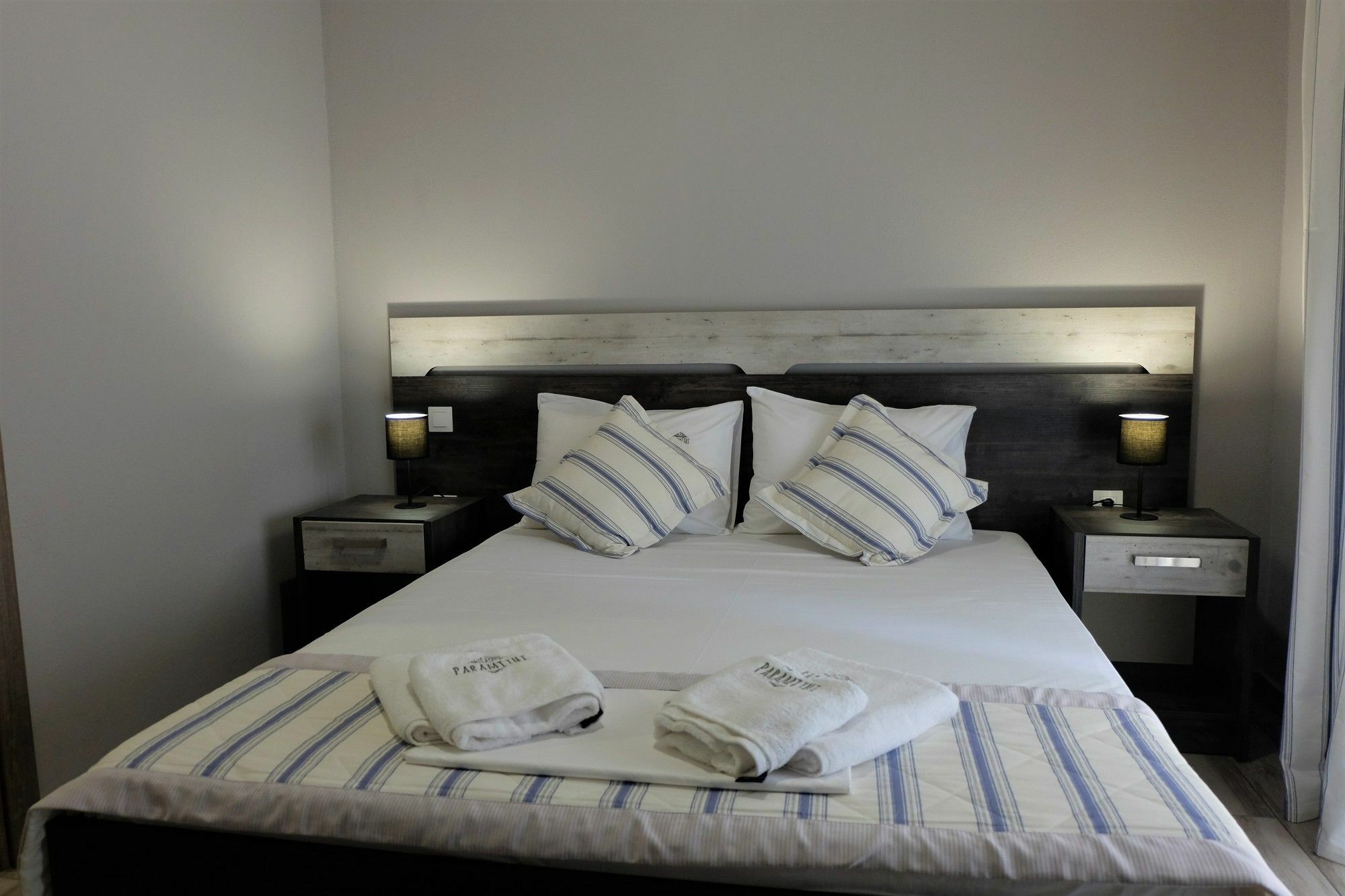Paramithi Luxury Apartments นิกิติ ภายนอก รูปภาพ