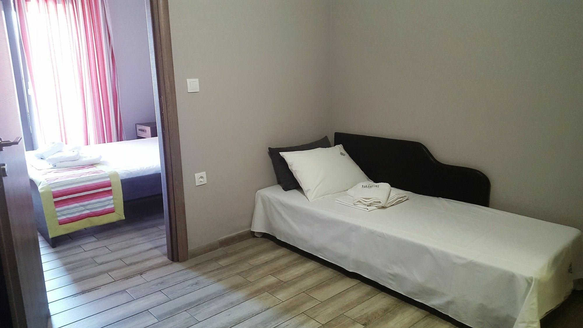 Paramithi Luxury Apartments นิกิติ ภายนอก รูปภาพ