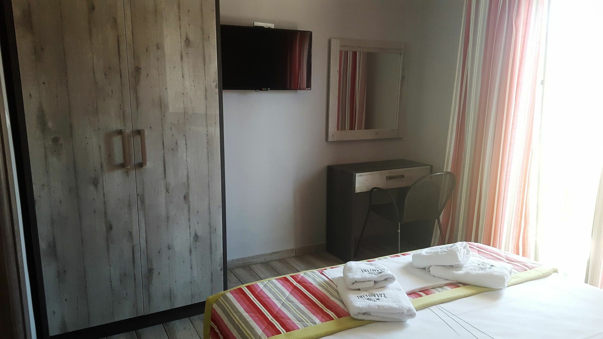 Paramithi Luxury Apartments นิกิติ ภายนอก รูปภาพ